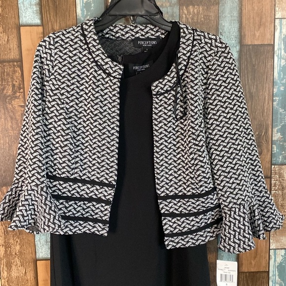 Perceptions small two piece dress jacket set - Picture 3 of 16